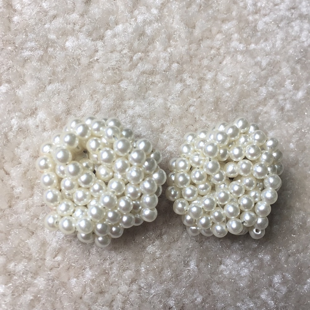 Vintage Knotted pearl earrings